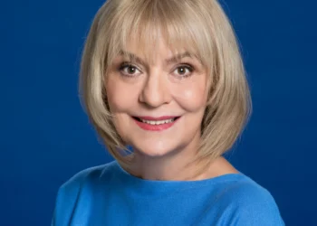 Műsorvezetésen innen és túl – Szily Nórával beszélgetünk a PRaliné Klubban