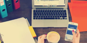 Az EP-képviselők 16 éves korhatárhoz kötnék a közösségi média használatát